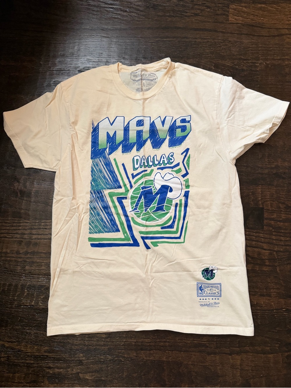 Cream Dallas Mavs Graphic Tee
